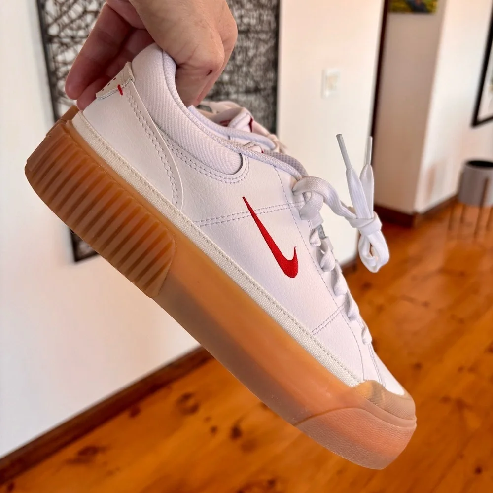 NIKE Court Legacy Lift Sneakers White/Red Gum Sole - Size 8.5 - NEW IN BOX